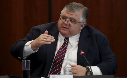 Anticipa Carstens baje deuda 1% del PIB con remanente