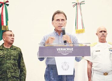 Yunes se lanza contra los críticos de "escritorio" y de "computadora"