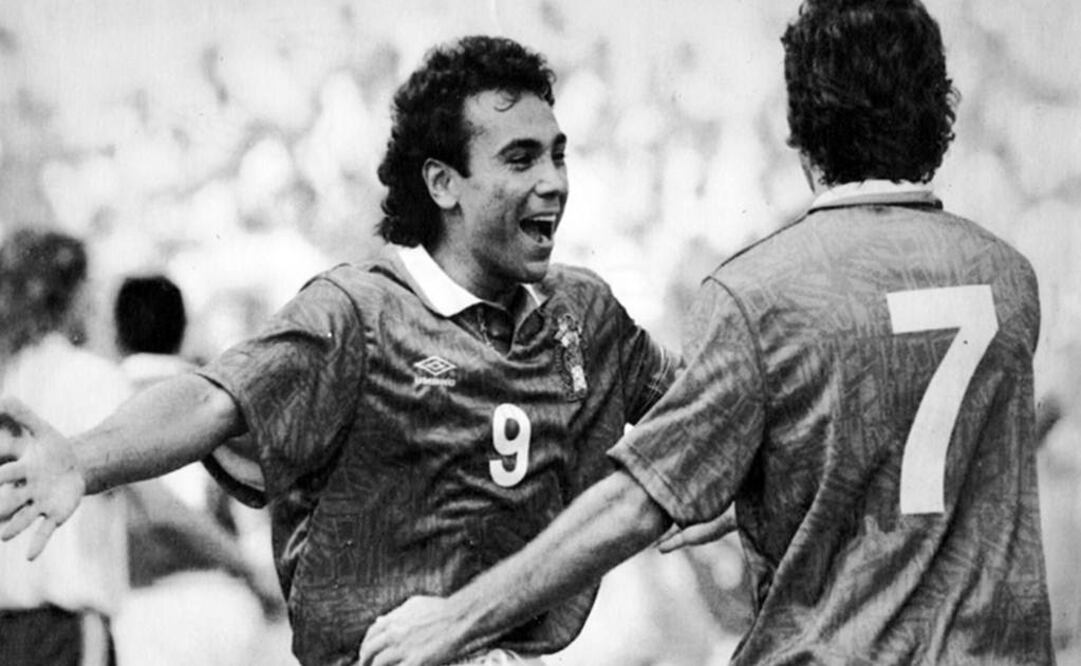 Hugo Sánchez festejando aquél gol contra Ecuador. Foto: Archivo EL UNIVERSAL.