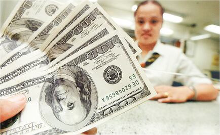 Dólar baja a 18.83 pesos a la venta en bancos de la CDMX