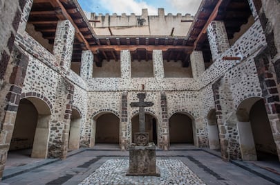 Archeologists find burial site at ex-convent of San Agustín in Mexico City