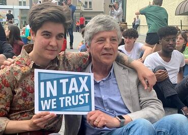 Davos: millonarios exigen pagar más impuestos