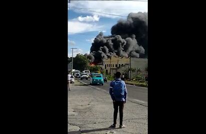 Se incendia fábrica aceitera en carretera del Edomex; bomberos descartan riesgo