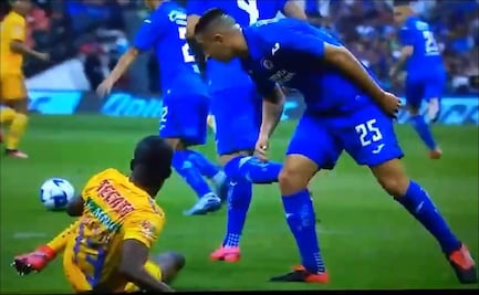 ¿’Piojo’ Alvarado le escupió a Enner Valencia?