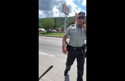 Pato Zambrano denuncia que elemento de la GN le quería quitar su teléfono por grabar accidente