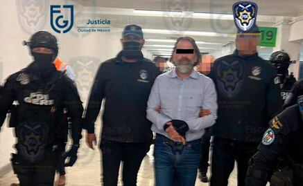Trasladan con fuerte dispositivo de seguridad a Christian Von Roehrich a la FGJCDMX