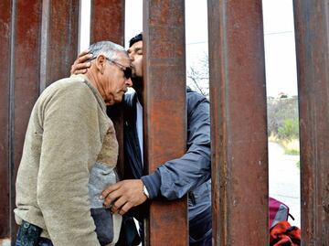 Historia. Con amor, vencen el muro fronterizo