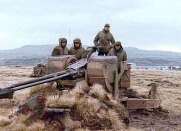 Cuando Reino Unido invadió islas argentinas en los 80