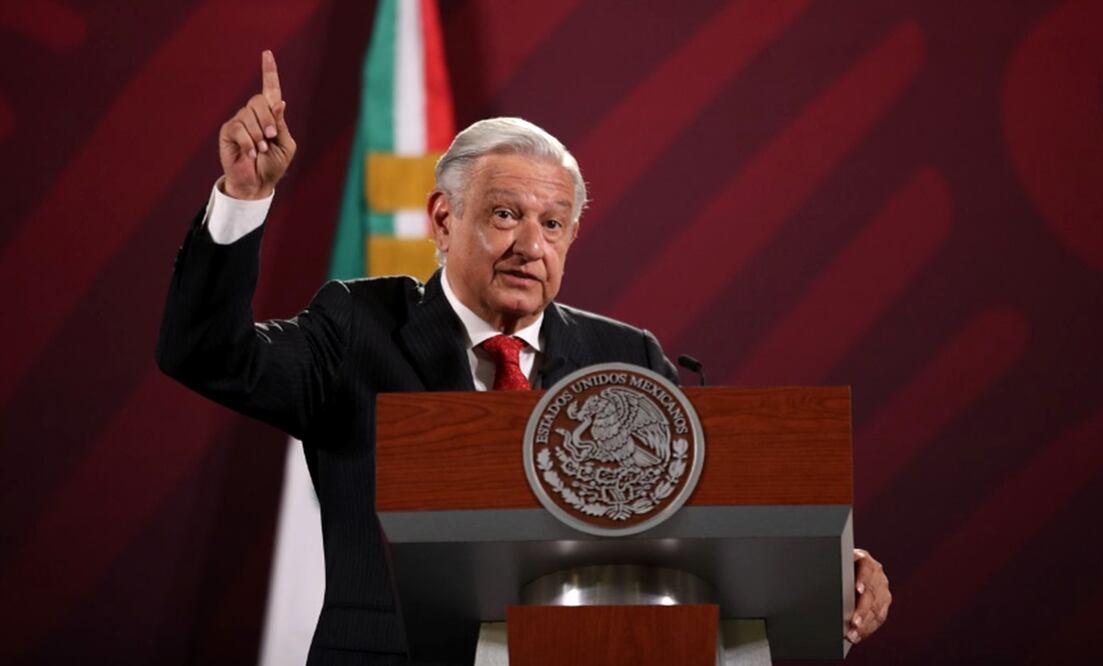 El presidente Andrés Manuel López Obrador presumió este viernes que se ubica como la tercer persona más popular entre las personalidades que trasmiten en vivo en habla hispana. Foto: Germán Espinosa
