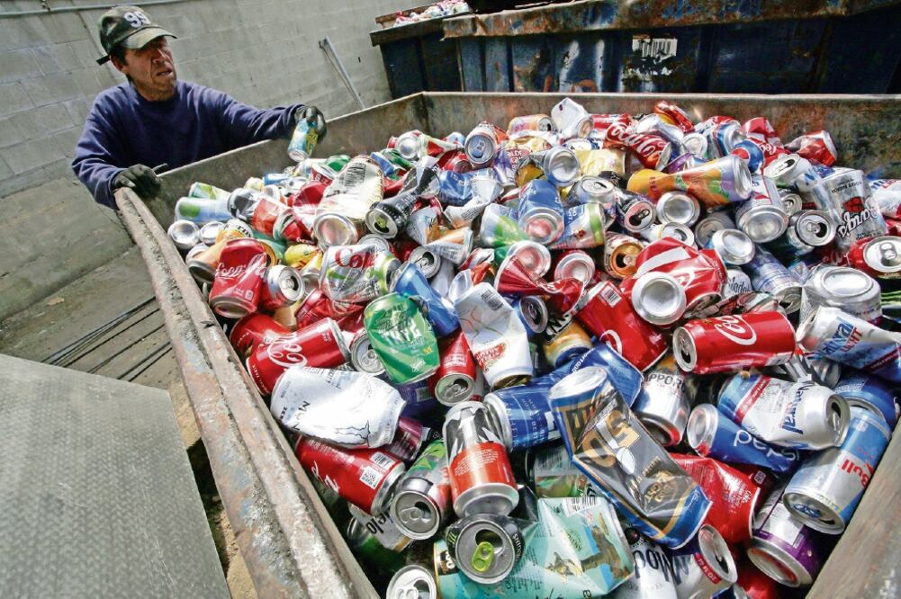 El aluminio reciclado es uno de los productos a los que China impuso aranceles, luego de que EU hizo lo mismo con el acero del país asiático (MIKE NELSON. EFE)