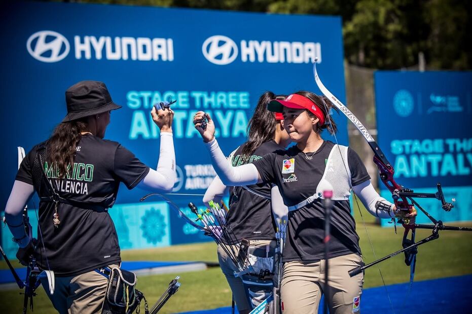 Alejandra Valencia, Ana Paula Vázquez y Ángela Ruiz en la Copa del Mundo de Tiro con Arco de Antalya - Foto: @COM_Mexico en X