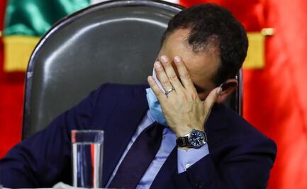 Presenta presupuesto austero... con reloj "de principito"