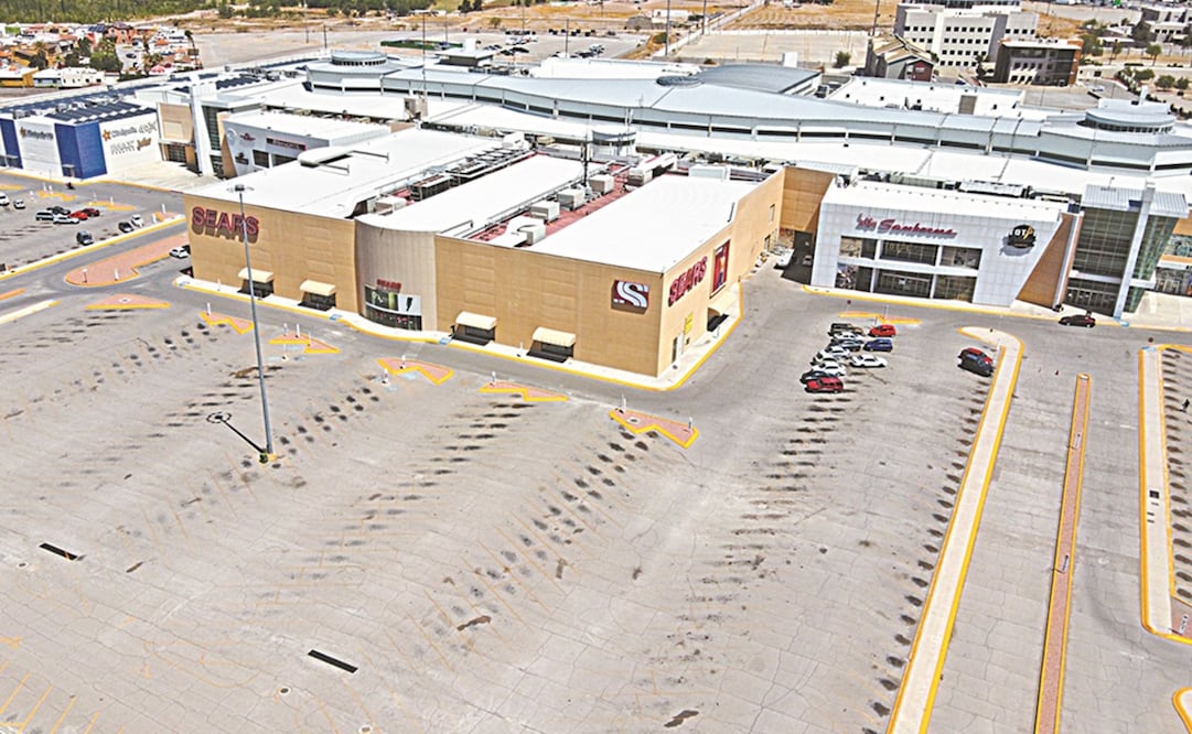 Los centros comerciales cerraron actividades no esenciales a partir de las 23:59 horas del 23 de abril y su apertura será a las 6:00 horas del lunes. Fotos: Christian Torres. EL UNIVERSAL