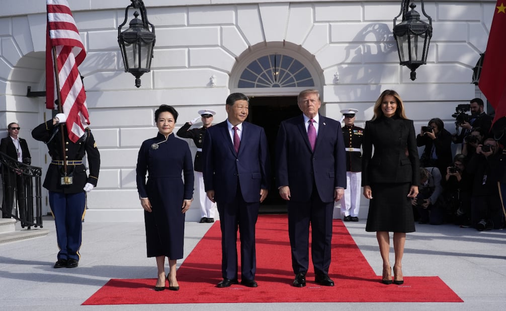 Xi y su esposa, Peng Liyuan llegaron a la Casa Blanca donde fueron recibidos por Trump y la primera dama, Melania Trump. Foto: EFE/EPA/Yuri Gripas / POOL