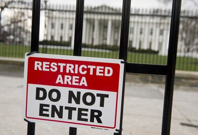 Servicio Secreto detiene a hombre que iba a entrar a la Casa Blanca