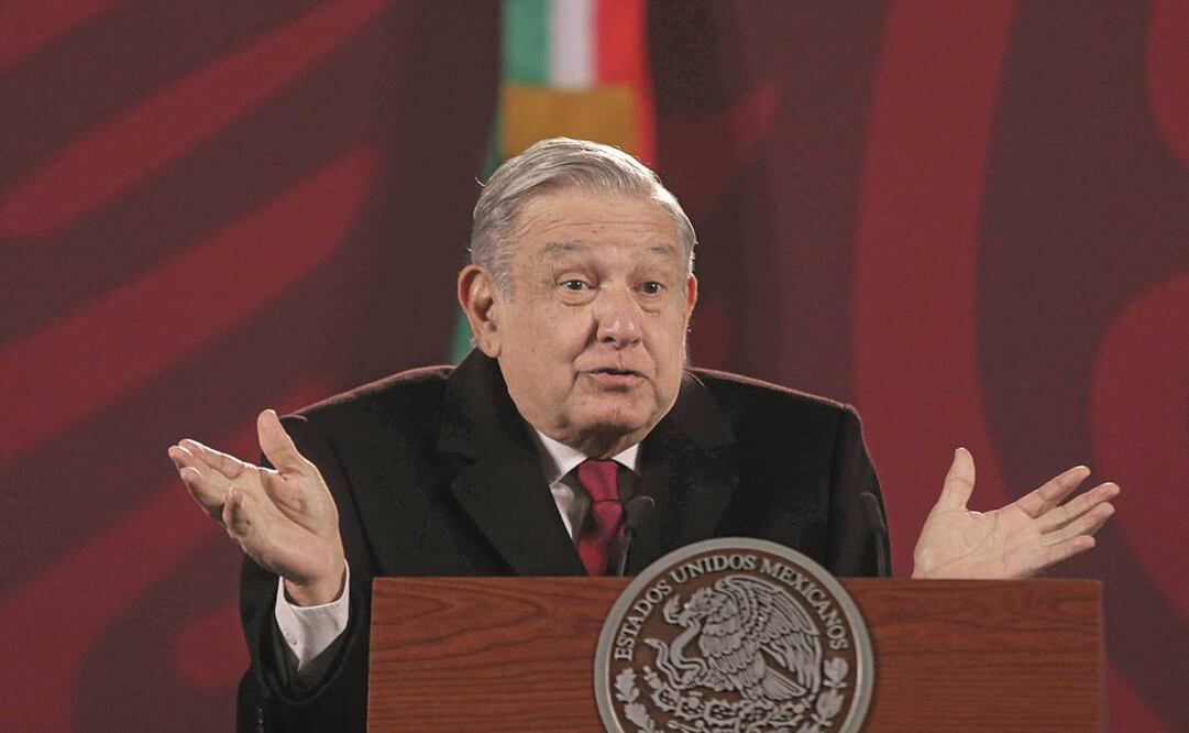 El presidente Andrés Manuel López Obrador en las últimas tres mañaneras y tras el positivo de Covid-19 de Tatiana Clouthier, secretaria de Economía, siguió con normalidad en sus conferencias. Foto: Diego Simón/ EL UNIVERSAL.