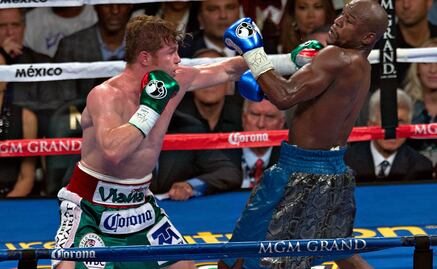 Floyd Mayweather recordó la pelea con el Canelo Álvarez y aseguró: "Yo estaba viejo, sino la pelea no hubiera llegado tan lejos"