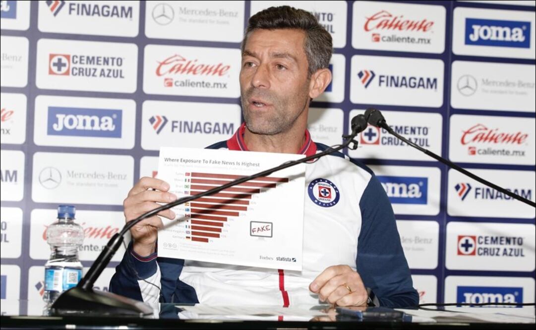 Conferencia de Pedro Caixinha. Foto: Agustín Salinas / El Universal