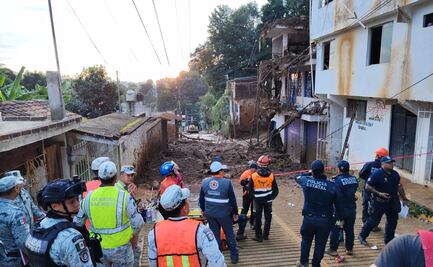Deslave de cerro sepulta a una familia en Xalapa, Veracruz