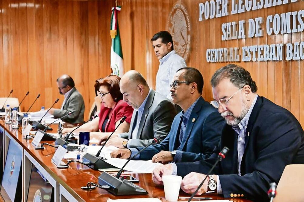 La Comisión de Justicia y Derechos Humanos del Congreso estatal aprobó que una comisión instructora enjuicie al ex mandatario. (ESPECIAL)