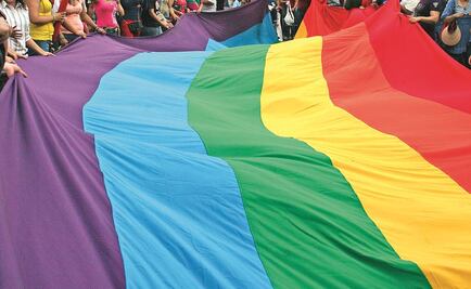 Pese a rechazo, Congreso avala bodas gay