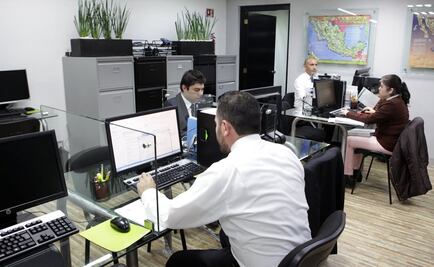 Mexicanos, más expuestos a enfermedades por largos horarios laborales