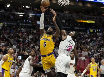 LeBron James, décimo jugador con más partidos en la historia de la NBA
