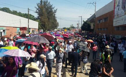 Maestros de la CNTE marchan en Oaxaca