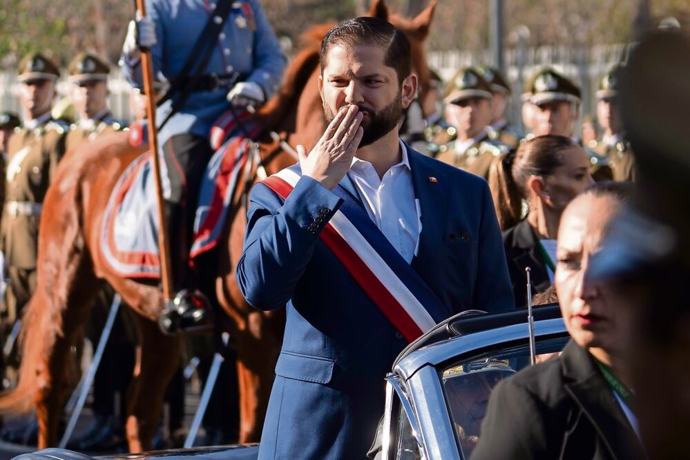 Lo que reciben los mandatarios y los candidatos son baños de votos y esos baños de votos representan la soberanía popular, que debe ser respetada", dijo Boric. Foto: Agencias