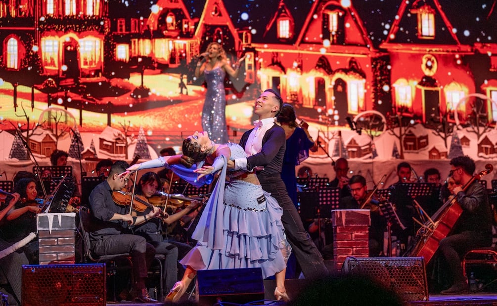 Concierto escénico de películas navideñas: una niña va hilando
historias como "Mi pobre angelito", "El expreso polar" y "Frozen". 100
artistas en escena y orquesta en vivo.
CCT 1. Hoy y mañana.