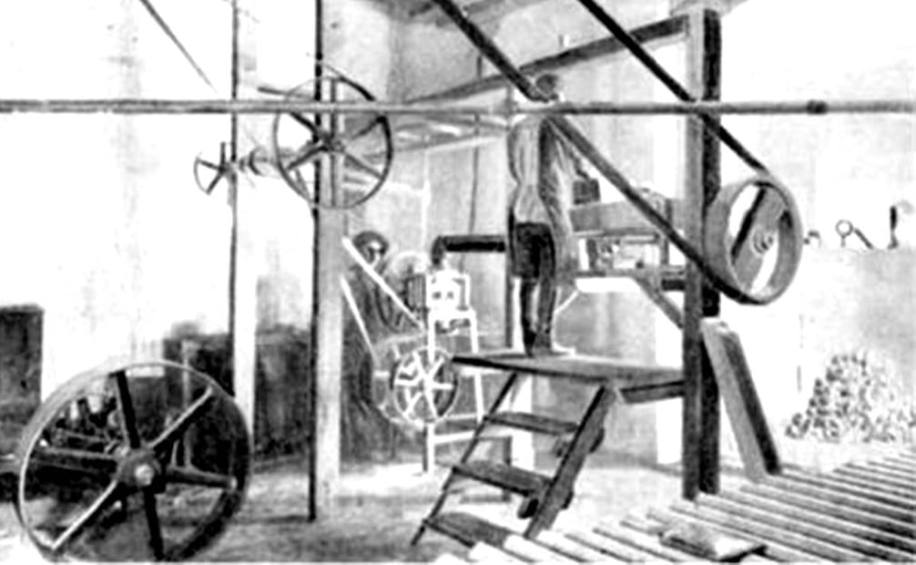 El catálogo de la Compañía de las Máquinas Tortilladoras muestra cómo lucían los "abuelos" del aparato que hoy se usa por todo México. Archivo General de la Nación.