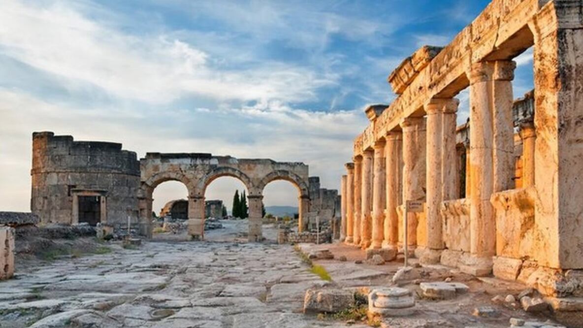 Ruinas de la ciudad de Hierápolis donde se encuentran los restos del santuario de Plutonio. Foto: Getty Images vía BBC