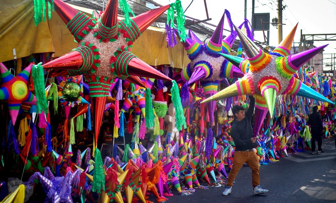 Compras navideñas en mercado de Jamaica. Foto: Luis Camacho/EL UNIVERSAL