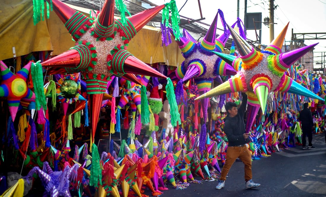 Compras navideñas en mercado de Jamaica. Foto: Luis Camacho/EL UNIVERSAL