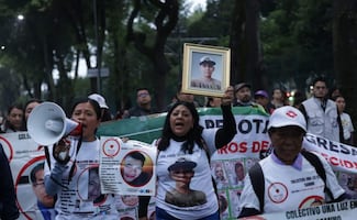 Buscadoras se manifiestan en inmediaciones del Estadio Ciudad de México; denuncian agresiones de la policía capitalina