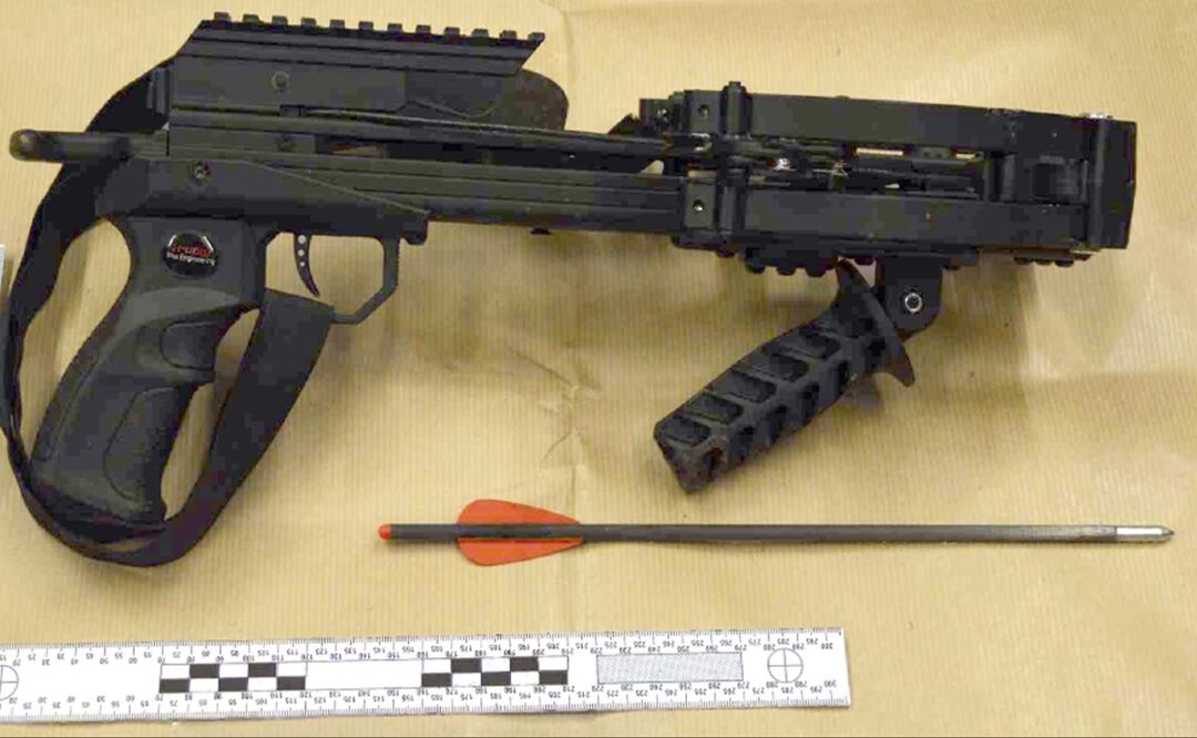 Se declara culpable hombre acusado de querer atentar contra Isabel II con una ballesta