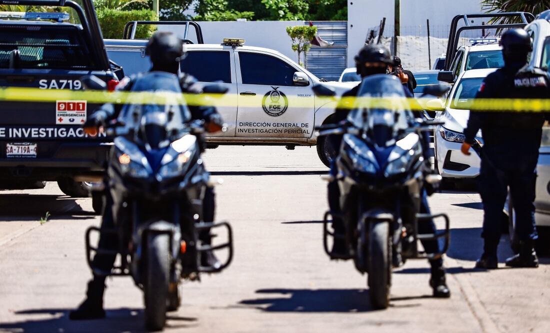 Una persecución y balacera en calles de Mazatlán, Sinaloa, dejó una persona muerta y dos heridas. Foto: Iván Medina | 24 mm
