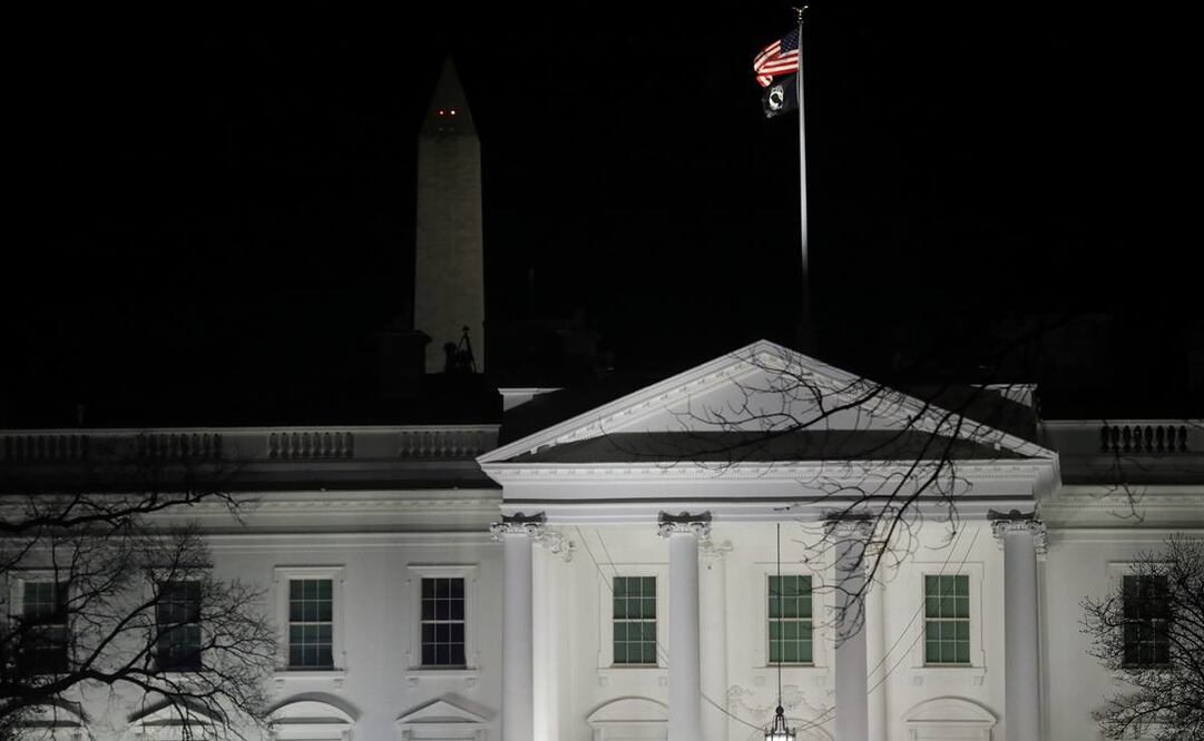 La Casa Blanca durante la noche del martes 7 de enero. Foto: Reuters