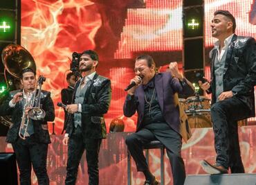 Jaripeo mexicano prende a la Arena con El Recodo, Los Recoditos y Julio Preciado