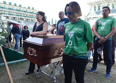 Despiden a Pablo Larios en el estadio del Zacatepec