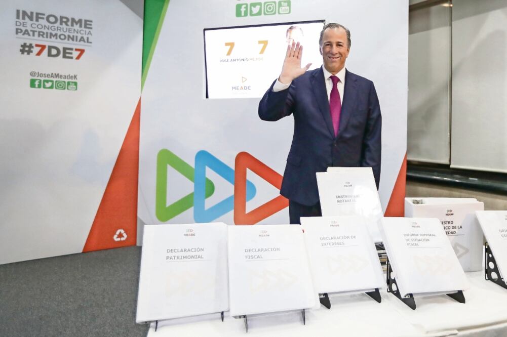 El candidato presidencial del PRI, José Antonio Meade, incluyó una fe notarial sobre veracidad de documentos. (GERMÁN ESPINOSA. EL UNIVERSAL)