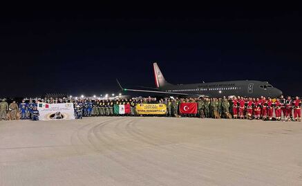 Viaja avión de la FAM rumbo a Turquía con personal del Ejército y Cruz Roja Mexicana