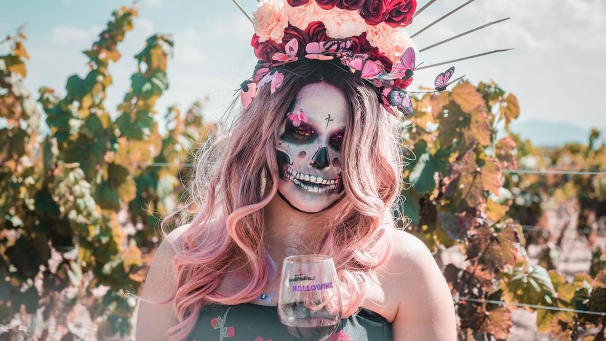 Si buscas una experiencia de terror y te gusta el vino, Hallowine es una experiencia que no te puedes perder. Foto: Facebook/Viñedos La Redonda