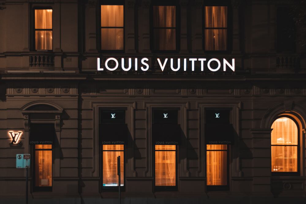 La firma de moda francesa Louis Vuitton y su director creativo Pharrell Williams no cesan de sorprender. Foto: Unsplash