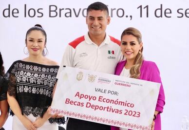 Evelyn Salgado Pineda entrega becas por más de 3mdp a deportistas y entrenadores de Guerrero 
