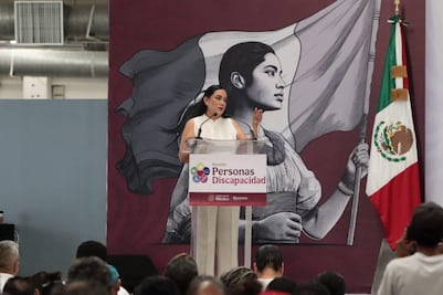 Inicia entrega de Tarjetas Bienestar a personas con discapacidad; buscan mejorar el ingreso monetario de este sector