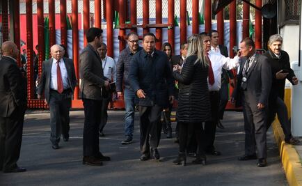 Logran salir algunos diputados del PRI y PRD; llegan colchonetas para campesinos