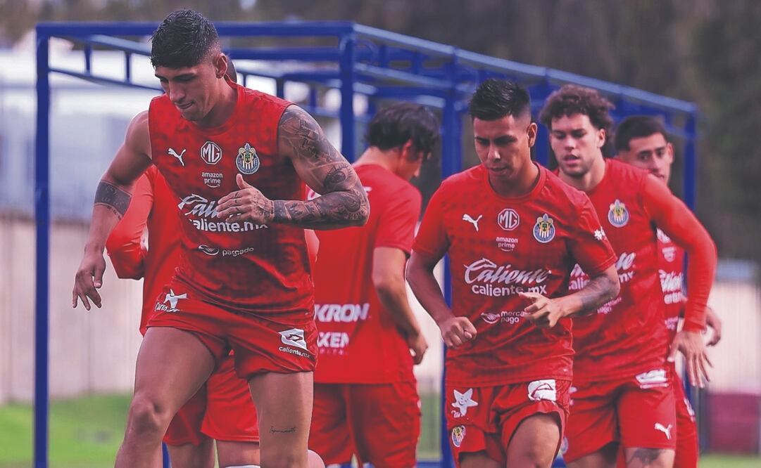 Apenas cuatro puntos suman los rojiblancos bajo el mando de Gabriel Milito, quien tiene enorme presión. Foto: de CLUB GUADALAJARA