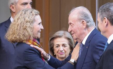 VIDEO. "La Borbón-señal": el peculiar saludo entre la infanta Elena y el rey emérito Juan Carlos