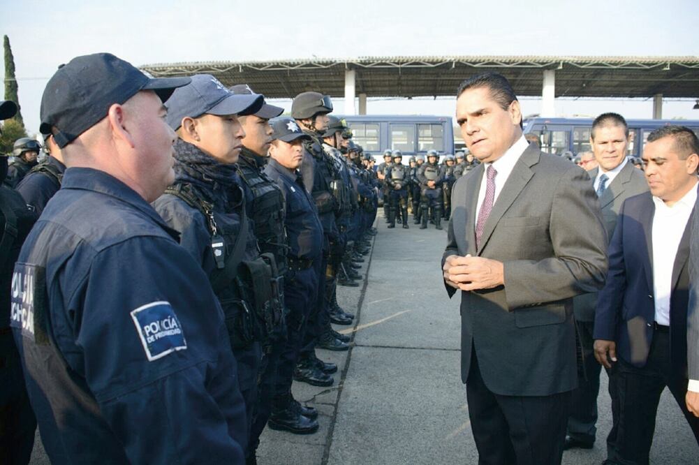 El gobernador Silvano Aureoles promete esclarecer los casos en los que los agentes son las víctimas (Especial)